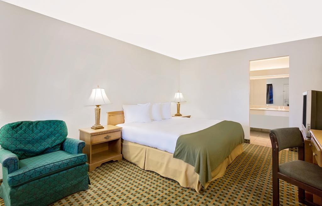 كينغمان Silver Queen Inn المظهر الخارجي الصورة